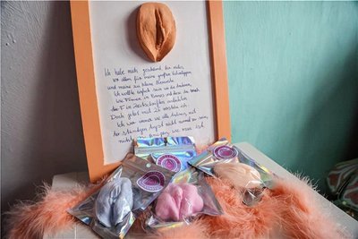 „Dauntenrum“ stellt auch Seife aus Vulva-Abdrücken her.