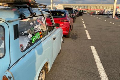 Auf dem Weg zur Fähre im französischen Calais (Foto) machte eine Panne einen Umweg nötig.