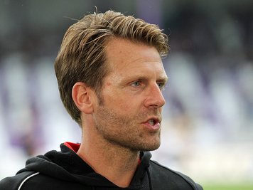 Neuer Spitzenreiter: Aue-Trainer Rico Schmitt