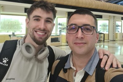 Gjorgji Kochov (rechts) mit Ex-Niners-Spieler Wes Van Beck.