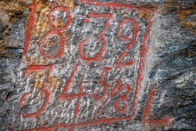 Dokumentiert für Jahrhunderte: Welche Strecke wurde in welchem Jahr geschafft.