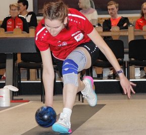 Seit dieser Saison geht die Mittweidaer Keglerin Sandra Grießhammer für Rot-Weiß Zerbst in der 2. Bundesliga der Frauen an den Start. Mit ihrem Team steht sie derzeit auf dem 2. Platz der Staffel Nord-Ost. 