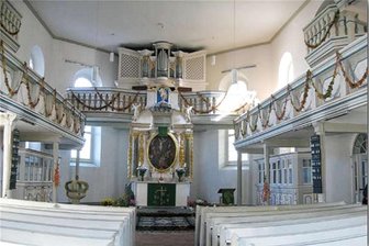 311. Kirmes in Crandorf: Zum Programm gehören Kinderfest und Gottesdienst, Musik und Sport - 1712 wurde die barocke Kirche zu Crandorf geweiht. Hier ein Blick zum Kanzelalter und zur Jahn-Orgel.