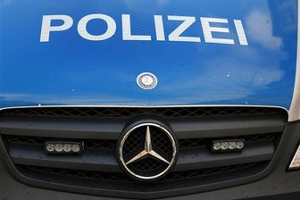 32-Jähriger bedroht Fahrgäste in Straßenbahn mit Waffe -