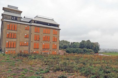 Auf dem ehemaligen Gelände des Porzellanwerks könnte ein Hauptteil der Landesgartenschau Freiberg 2029 entstehen. Eine Jury entscheidet über die Bewerbung. Mit Auerbach/Rodewisch geht ein weiterer Aspirant ins Rennen.