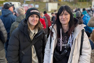 Antonia und Katrin Röhling aus Zwönitz sind große Rallyefans und Autonarren. Bei der „Erze“ verpassten sie keinen Veranstaltungstag.