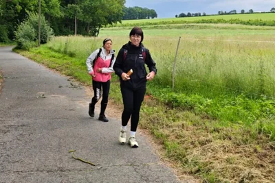 Begleitet wird Christin Ziehr auf den letzten Kilometern von ihrer Schwägerin.
