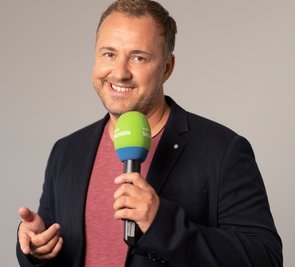 Moderator Silvio Zschage kommt nach Oelsnitz. 