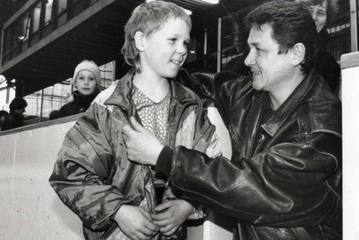 Tassilo Thierbach macht Sohn Nicky vor seinem Auftritt bei den Sachsenmeisterschaften noch zusätzlichen Mut.