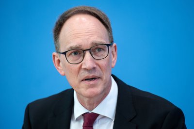Marketing-Experte Peter Kenning sieht mehrere Motive hinter den Gratis-Aktionen. (Archivbild)