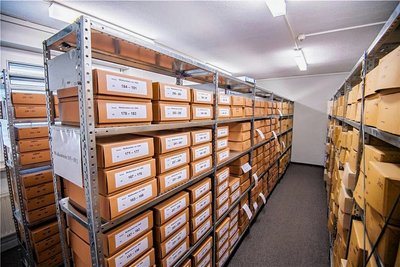 Zahlreiche Akten aus 41 Kommunen des Erzgebirgskreises, hier die aus Wolkenstein, lagern im Kreisarchiv.