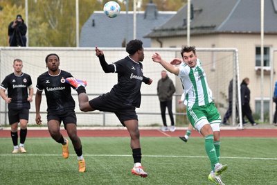 Gegen den DSC spielte Jim Fischer (rechts) nur die ersten 20 Minuten, dann musste er verletzt raus.