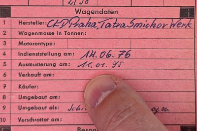 Die erste Bahn vom Typ KT4D wurde in Plauen am 14. Juni 1976 in Betrieb genommen – und ausgemustert am 11. Januar 1995. Heute dient sie als Arbeitsbahn.
