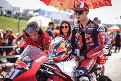 Pedro Acosta könnte mit einem Sieg am Sonntag der jünste Moto-GP-Sieger aller Zeiten werden. Doch vom zehnten Platz wird das schwierig werden.