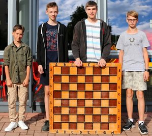 Das erfolgreiche U-16-Team des SK König Plauen: (von links) Maxim Melestean, Marwin Bühring, Florian Elstner und Timur Melestean. Auf dem Foto fehlt Reinhard Atze.