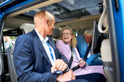 Berlins Verkehrssenatorin Ute Bonde setzt auf autonomes Fahren und hofft auch einen raschen Einsatz fahrerloser Shuttle im Stadtverkehr. 