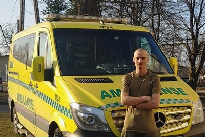Julius Schneider transportiert jeden Tag Hilfsgüter in die Ukraine. Auf dem Rückweg werden Flüchtlinge nach Polen mitgenommen. 