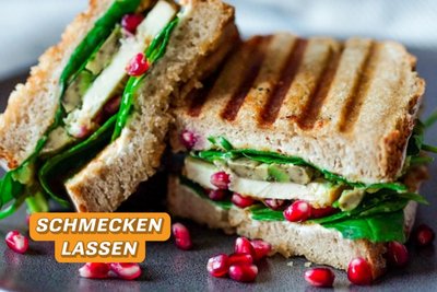 Räuchertofu auf Brot.