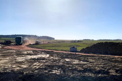 In Bockendorf, Höhe Agrargenossenschaft, entsteht die Zufahrt zum künftigen Windpark Langenstriegis-Bockendorf.