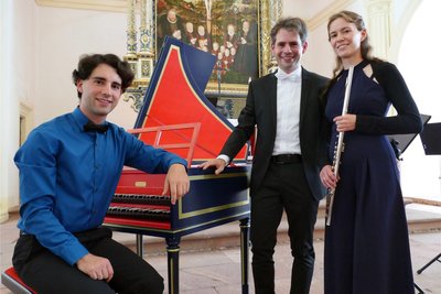 Pascal Kaufmann (Orgel), sein Bruder Markus (Leitung und Cembalo) und dessen Ehefrau Mirjam Kaufmann (Flöte) genossen den seltenen gemeinsamen Auftritt in der Schlosskirche.
