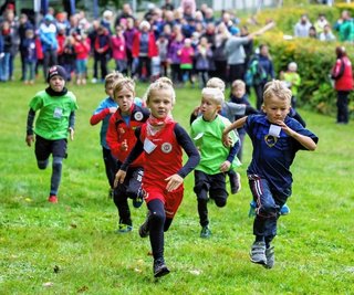 Beim 45. Lichtensteiner Herbstlauf waren vor allem die Teilnehmerfelder der Jüngsten gut gefüllt. 