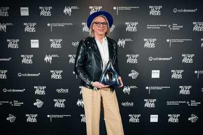 Volker "Holly" Schlott wurde im Metropol Theater in Bremen mit dem deutschen Jazzpreis 2023 ausgezeichnet.