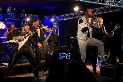 Attacke: Turbokill live in der Alten Brauerei.