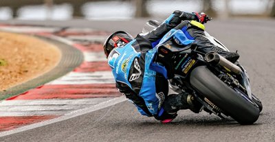 Wie geht es in der neuen Saison weiter für den Oelsnitzer Motorradpiloten Nicolas Czyba? Die Gespräche für einen neuen Vertrag sind auf die nächste Station in Valencia vertagt worden. 