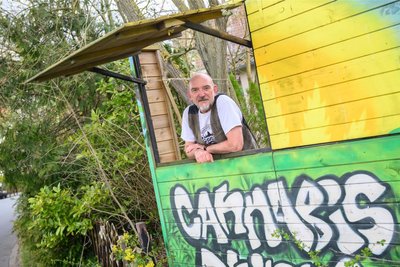 In vielen Städten (wie hier in Hannover) entstehen derzeit Cannabis-Anbauvereine. Über diese sind dann Cannabis, Pflanzen und Samen erhältlich.