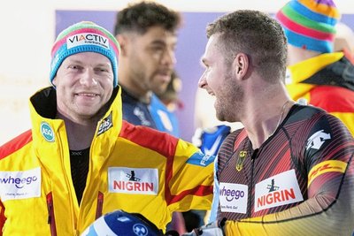 An diesem Wochenende konnte Johannes Lochner (rechts) Francesco Friedrich (links) hinter sich lassen. Spätestens bei der WM in zwei Wochen will der doppelte Doppelolympiasieger zurückschlagen. 