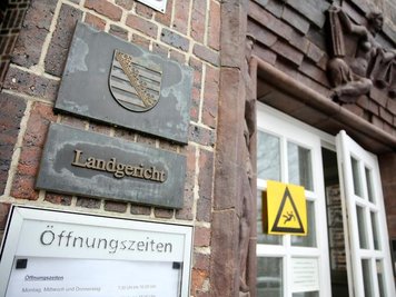 Der Eingang zum Landgericht Chemnitz.