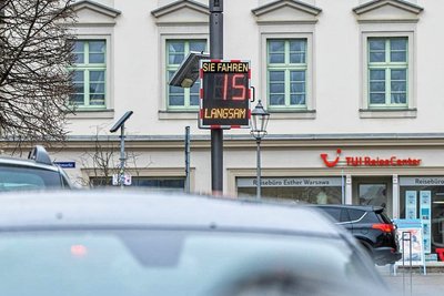 Ein solches Tempomessgerät soll am Ende der Marktstraße/Beginn Altmarkt aufgestellt werden.