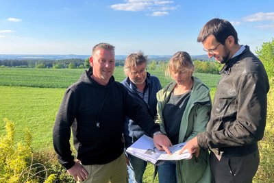 Ronny Steinert, Andreas Seidel, Nicole Schädlich und Falk Dolla (v. l.) hatten im Frühjahr eine Bürgerinitiative gegen die Windkraftanlagen gegründet.