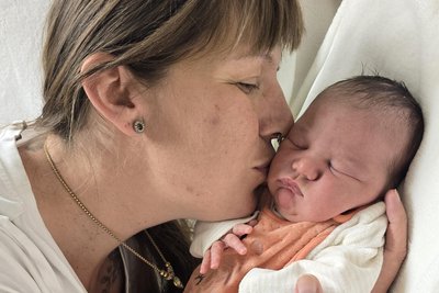 Die kleine Laila Josephine ist das vierte Kind von Mama Sarah.