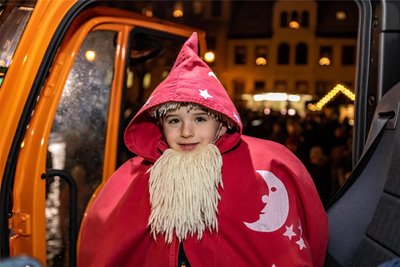 In die Rolle des Sandmanns beim Burgstädter Stadtadvent ist im Jahr 2022 der achtjährige Matthis Haftmann geschlüpft.