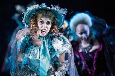 Auch Musik aus dem Musical „Tanz der Vampire“ erklingt in Greiz. Das Foto stammt von einer früheren Inszenierung des Stage Theater des Westens in Berlin.