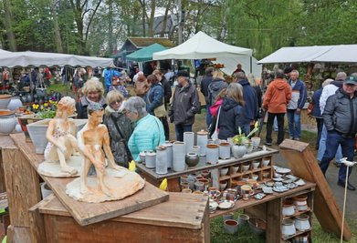Ton in verschiedenen Formen und Farben. Tausende Besucher hat es schon 2019 auf das Gelände am Korbmacherteich in Gablenz gezogen. 