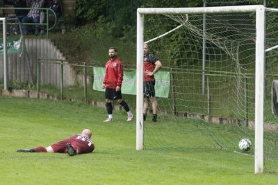 MSV-Keeper Thomas Seidel liegt am Boden - gegen den platzierten Schuss des eingewechselten Joey Joel Schubert konnte er nichts ausrichten.