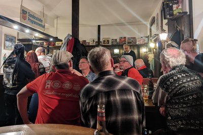 Die Veranstaltung mit Jürgen Croy stieß wie erwartet auf großes Interesse. Nicht alle Fans bekamen im Vereinsheim „Alois“ einen Sitzplatz ab.