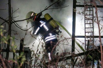 Die Einsatzkräfte konnten das Feuer aber löschen.