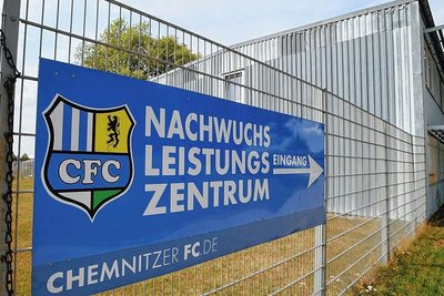 Das Nachwuchsleistungszentrum des Chemnitzer FC im Sportforum bekommt einen zusätzlichen Kunstrasenplatz. 