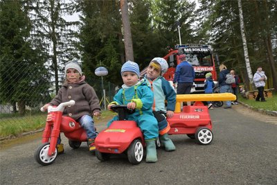 Auch die Jüngsten kamen beim Blaulichttag auf ihre Kosten, mit Bobbycars konnten sie durch die Gegend düsen.