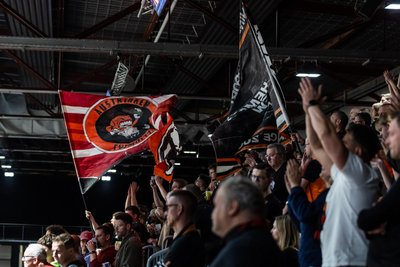 Die Fans der Niners standen 40 Minuten lang hinter ihrem Team. Doch es gab auch vereinzelte Pfiffe zu hören – ob der Leistung auch kein Wunder.