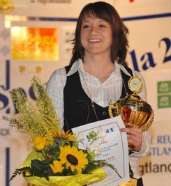 Denise Roth bei der Ehrung zur Sportlerin des Jahres 2009 in der Musikhalle Markneukirchen.