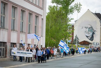 Der Plauener „Marsch des Lebens“ führte am Sonntag über die Hans-Sachs-Straße.