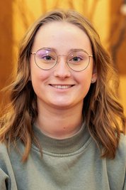 Zwölftklässlerin Helene Lüpfert aus Annaberg-Buchholz sagt: "Ich bin bei Genial sozial dabei, weil ich so durch kleine Taten große Dinge verändern kann."