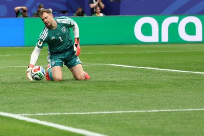 Den Start in seine fünfte WM hat sich Manuel Neuer anders vorgestellt.