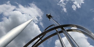 Die Wurzeln der Einrichtung im Küchwald reichen bis in die 1960er-Jahre zurück. Ihr Wahrzeichen ist die 36 Meter hohe Nachbildung einer Rakete.