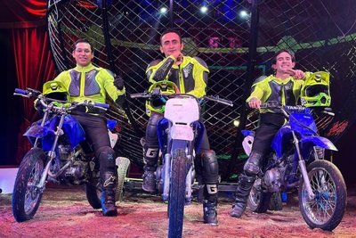 Die Gohst Rider aus den USA treten im Plauener Weihnachtszirkus auf.