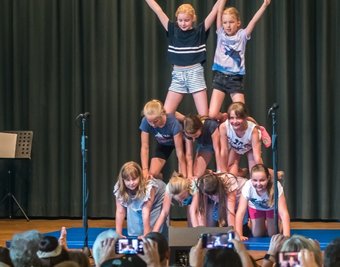 Die Grundschüler zeigten vor mehr als 300 Gästen, welche Talente in ihnen schlummern. 